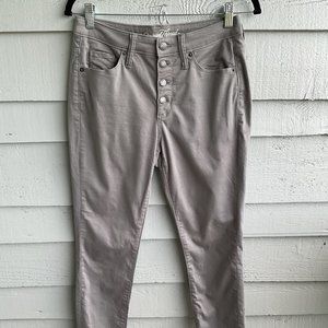 UNIVERSAL THREAD HIGH RISE JEANS